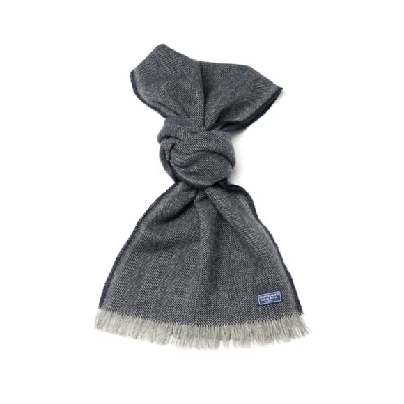 Faribault Woolen Mill Accessories - NWT herringbone wool scarf in navy